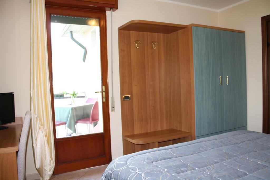 Hotel Ristorante Punta Dell'est Clusane